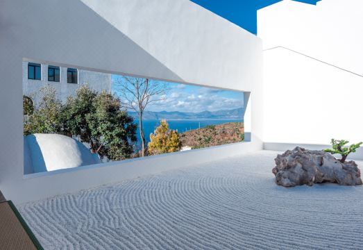 Fuxian Lake Tangsu Hot Spring Club Hotel Overview