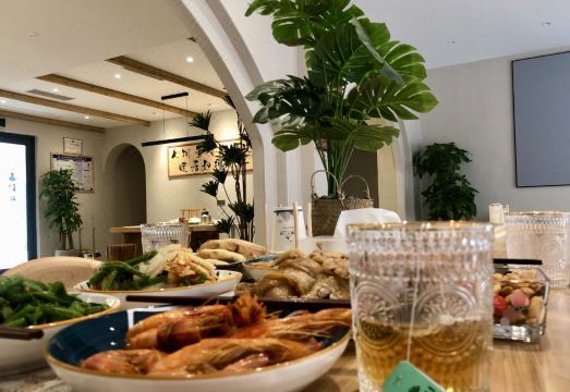 Laojunshan Nuanfeng December Homestay Hotel Overview