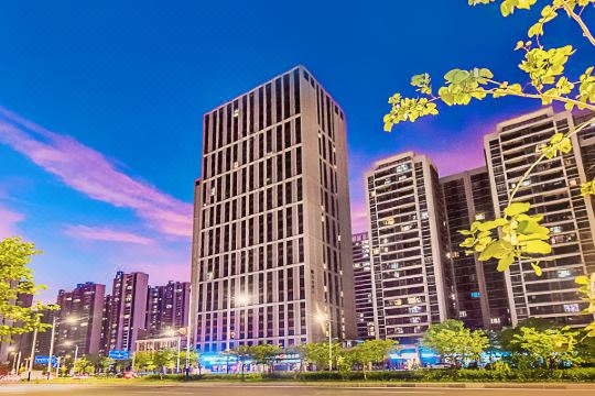 柏曼酒店(茂名高铁站爱琴海购物公园店)预订价格,联系电话位置地址