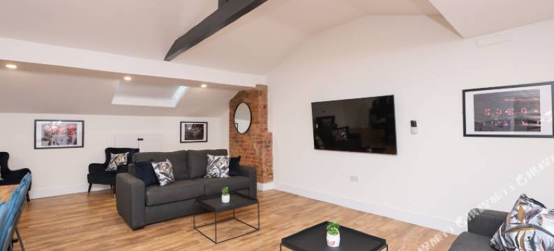 Concert Square Apartments by Happy Days图片