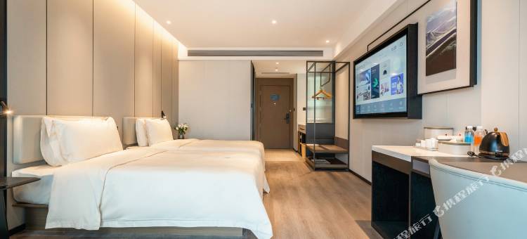 成都东站绿地468中心亚朵酒店图片