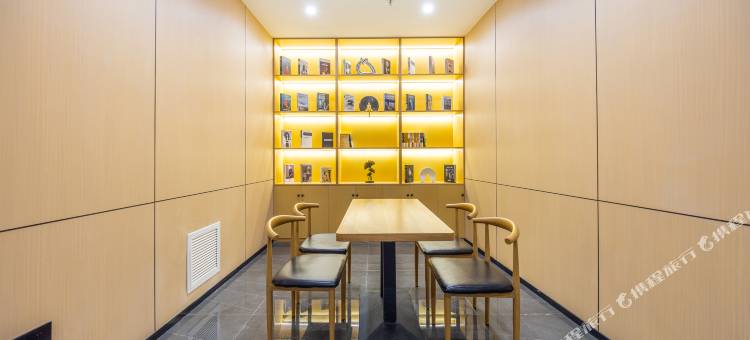 艾霏酒店(兰州张掖路步行街西关地铁站店)图片