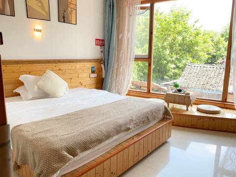 肇兴梦猫客栈(景观湖店)