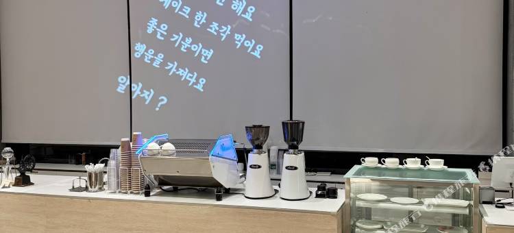 西桃咖啡民宿(老君山云景索道店)图片