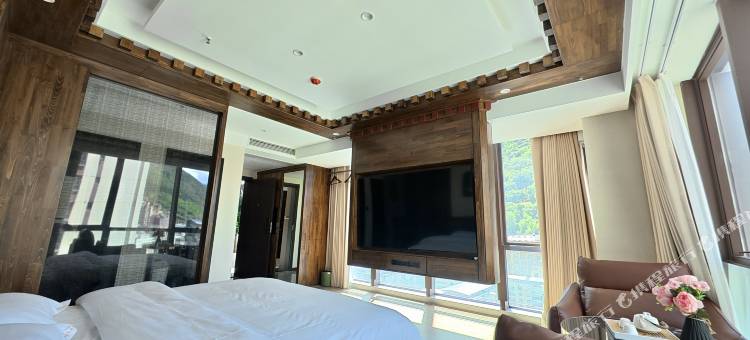 马尔康罗布林卡酒店图片