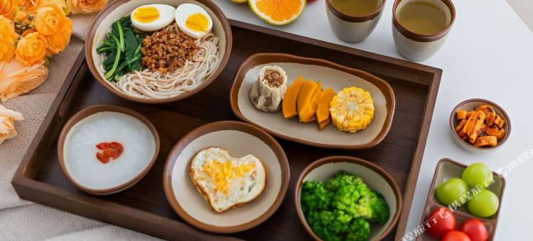 DALI · 樱野花杏 | 原木侘寂风度假别墅(苍洱大道店)图片