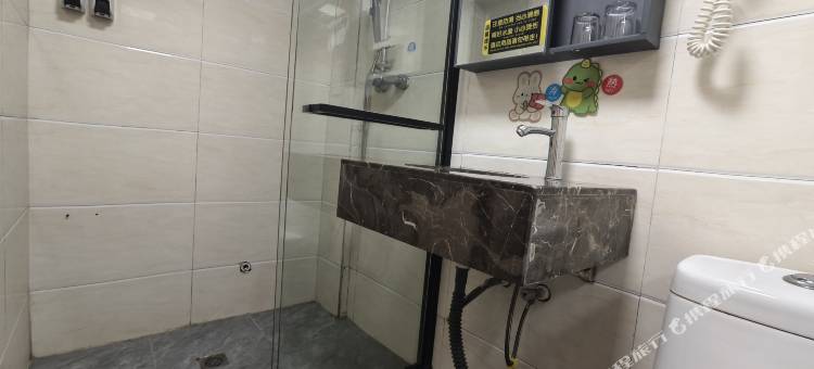 鸿瑞假日酒店(恩施火车站机场店)图片