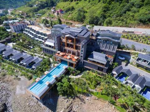 Lushui Denggeng Hot Spring Banshan HotelOver view