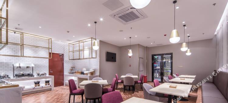 柏曼酒店(贺州高铁站光明大道店)图片