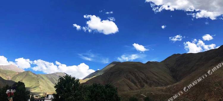 拉萨悠远的天空自驾车营地图片