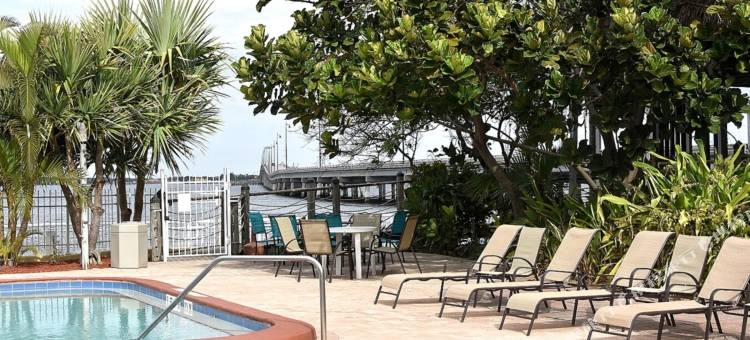 蓬塔戈尔达水蓝城套房酒店(Punta Gorda Waterfront Hotel and Suites)图片