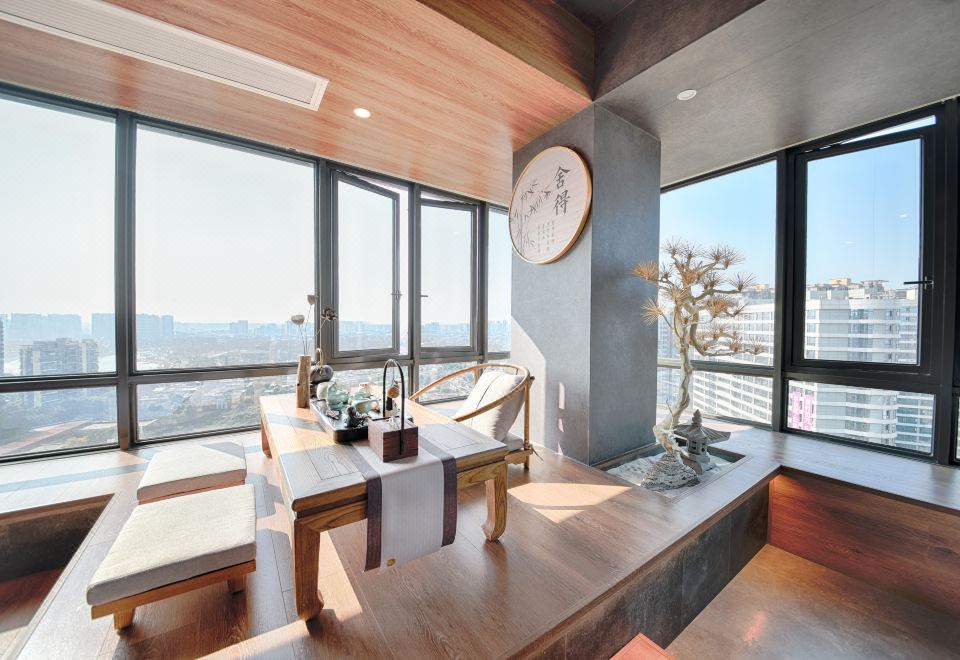 Chengdu Chuyun XinsuHotel Overview