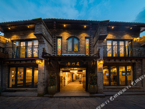 阳朔居何处民宿(兴坪古镇20元人民币风景区店)