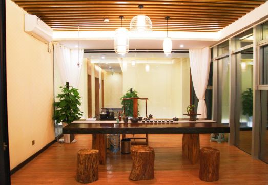 Shunan Zhuhai Colorfulsunshin Private Tang Holiday Homestay Hotel Overview