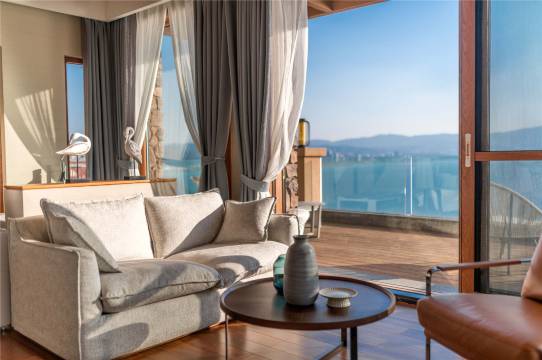 九渡海舟·设计师奢享半山悬崖海景度假酒店(大理洱海店)图片