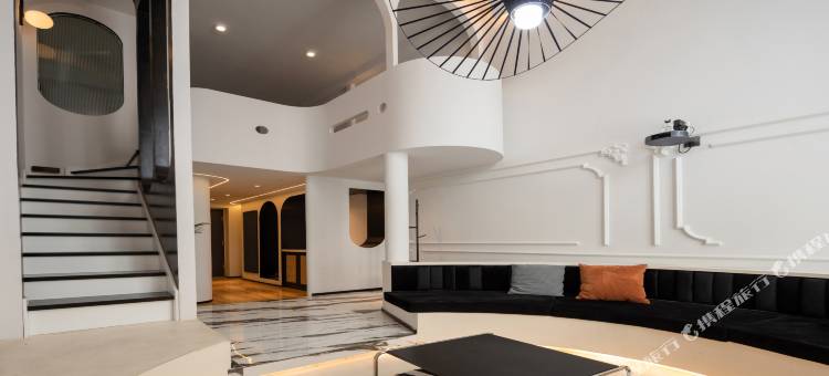 宿屋·Loft设计师影音民宿(太原万象城店)图片