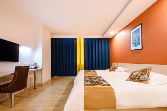 兰花桦酒店(银川北京东路清真美食城店)