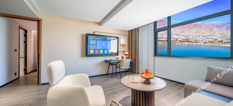 拉萨顿珠金融城柳梧万达广场亚朵酒店图片