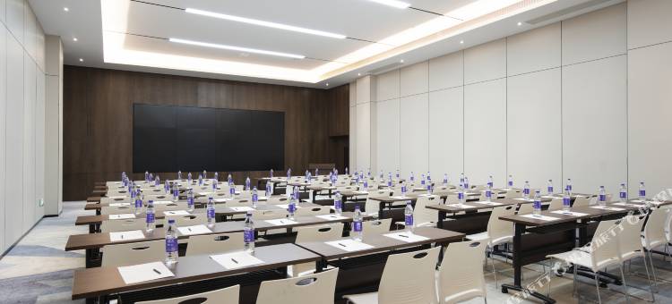 乌鲁木齐悦来美华酒店(白鸟湖万达广场店)图片