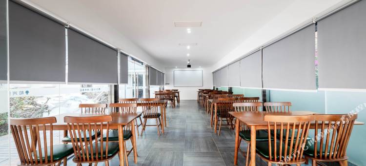 和光玩家国度H·ROG电竞酒店(成都双流机场海滨城购物中心店)图片