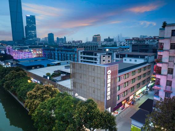 骏福·美居酒店(广州奥体中心科韵路地铁站店)图片