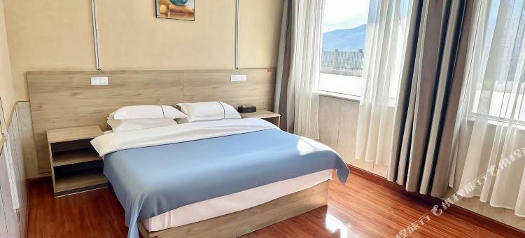 曲尼措宾馆图片