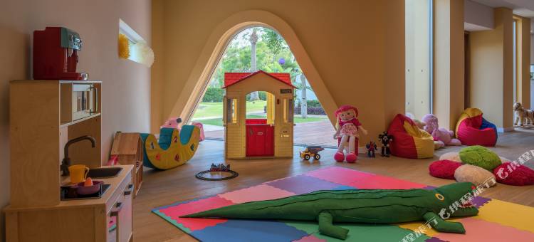 地中海海滩酒店(Mediterranean Beach Hotel)图片