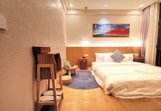 Fuxian Lake Yunli Inn Hotel Overview