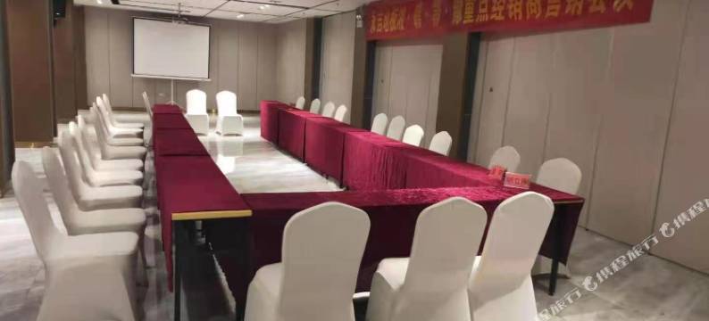 希尔曼·国际酒店(岳阳八字门高铁东站店)图片