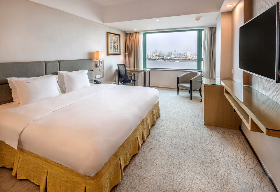 Holiday Inn Wuhan RiverisdeHotel Overview