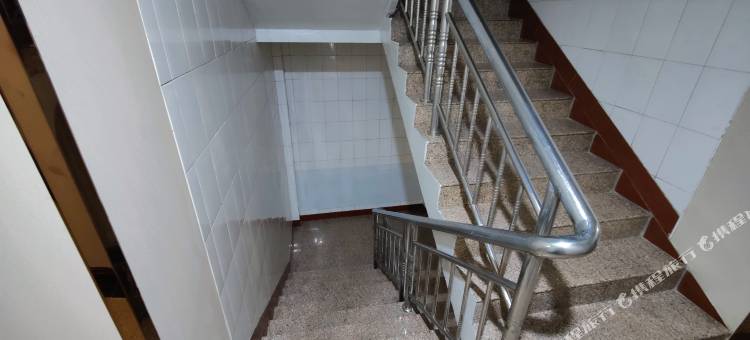 速洁客栈(小西湖地铁站黄河母亲雕塑像店)图片