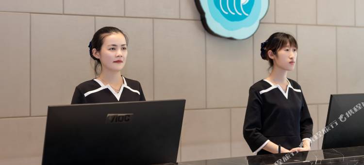 希岸·轻雅酒店(自贡华商国际城店)图片