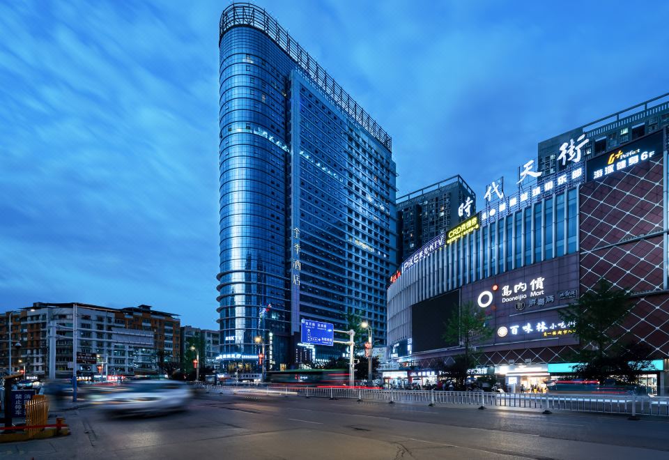  Hotel Overview