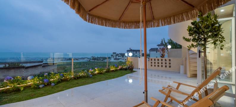 不舍壹宿·山海云栖·自在度假花园泳池客栈(大理苍山店)图片