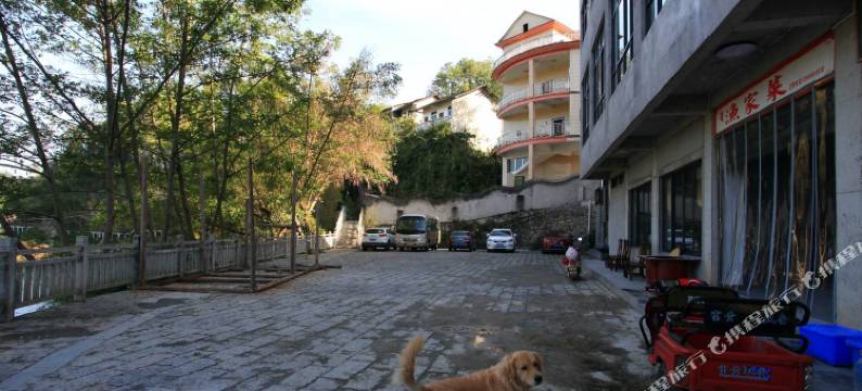 江峰阁边城民宿(洪安边城景区店)图片