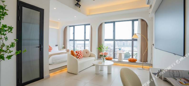 花曼·云涧影音酒店(昆明斗南花市店)图片