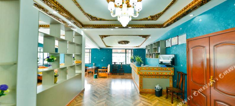 鲁朗缘聚雪山庄园图片