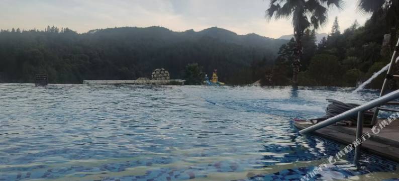 贺州西溪森林悦泉居温泉酒店图片