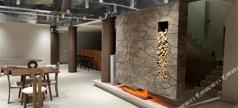 隐溪山涧民宿(二十元背景风景区店)图片