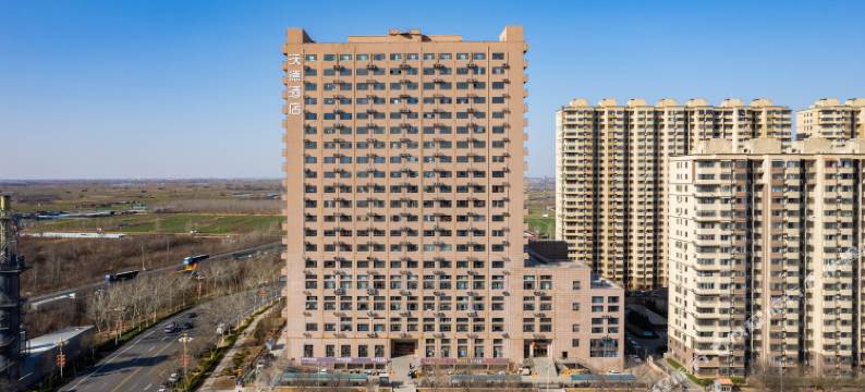 草莓熊电竞民宿(青县政府店)图片