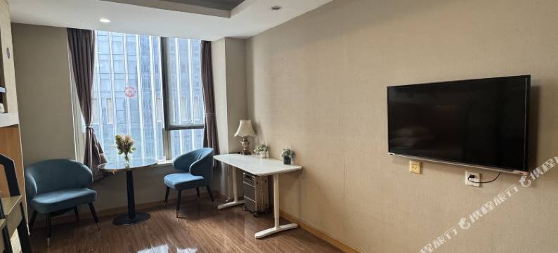 希悦青年旅舍(小白楼地铁站店)图片