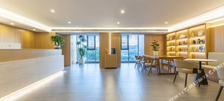 华菲酒店(贵阳龙洞堡机场砂之船奥特莱斯店)图片