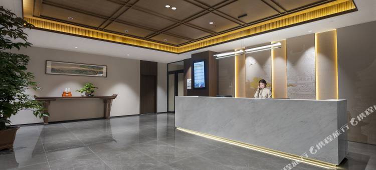 仟那千寻酒店(信阳东站大别山高中店)图片