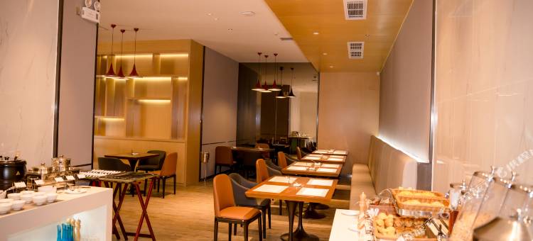 柏曼酒店(广州东站梅花园地铁站店)图片