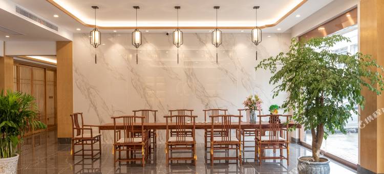 华瑞大酒店(九华山游客换乘中心店)图片