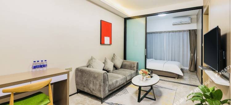 YEM他她行政公寓(深圳宝安万达广场店)图片