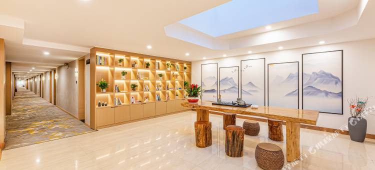 花居雅舍酒店(长兴南站古城公园店)图片