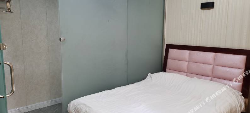 泸定天空之城商务酒店图片