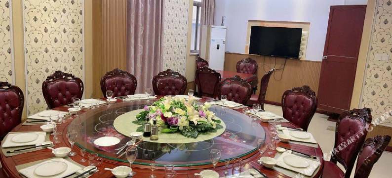 乐程假日酒店(盐城宝龙广场万达店)图片