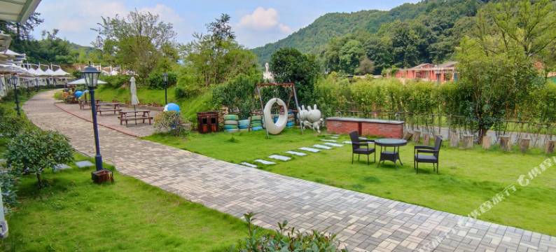 新县大别山露营公园酒店图片